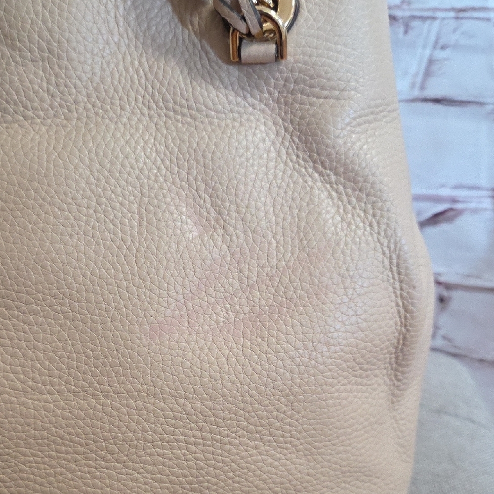 Michael Kors Cream Shoulder Bag with Gold Accents - Picture 7 of 10
